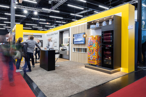 Schachermayer GAST Messestand Messestand von Schachermayer in Gelb